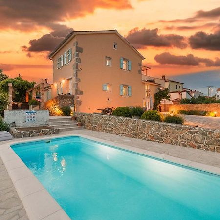 Apartment Marina Kornic Luaran gambar