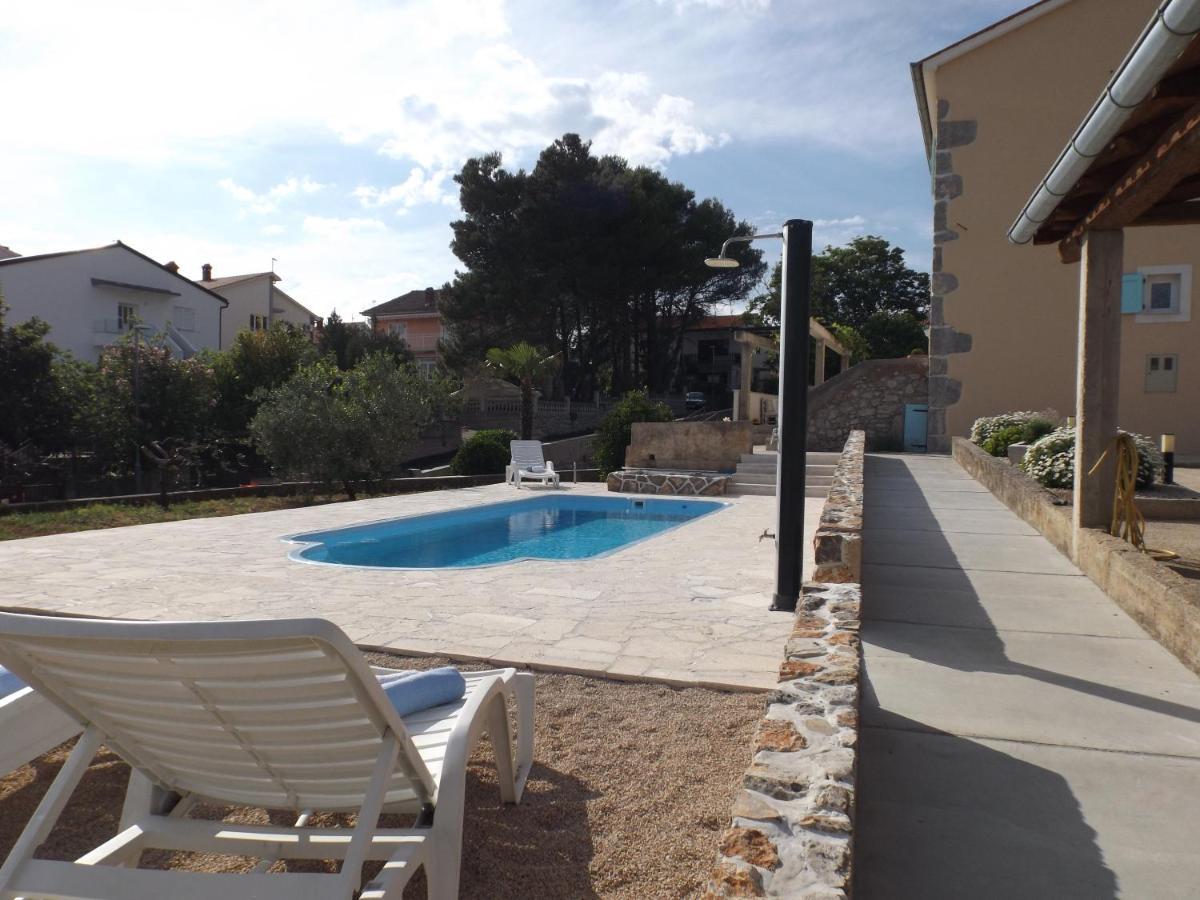 Apartment Marina Kornic Luaran gambar