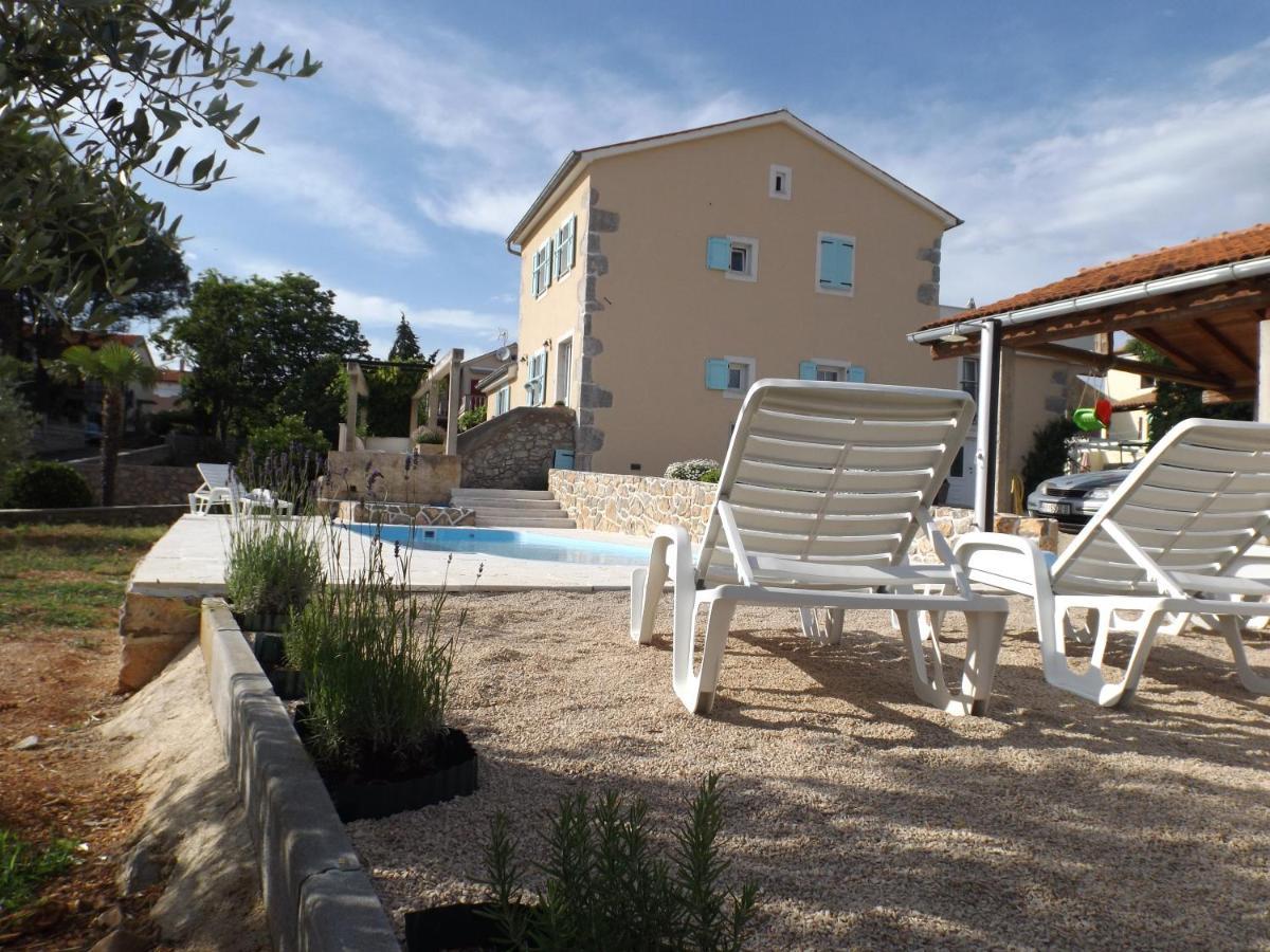 Apartment Marina Kornic Luaran gambar