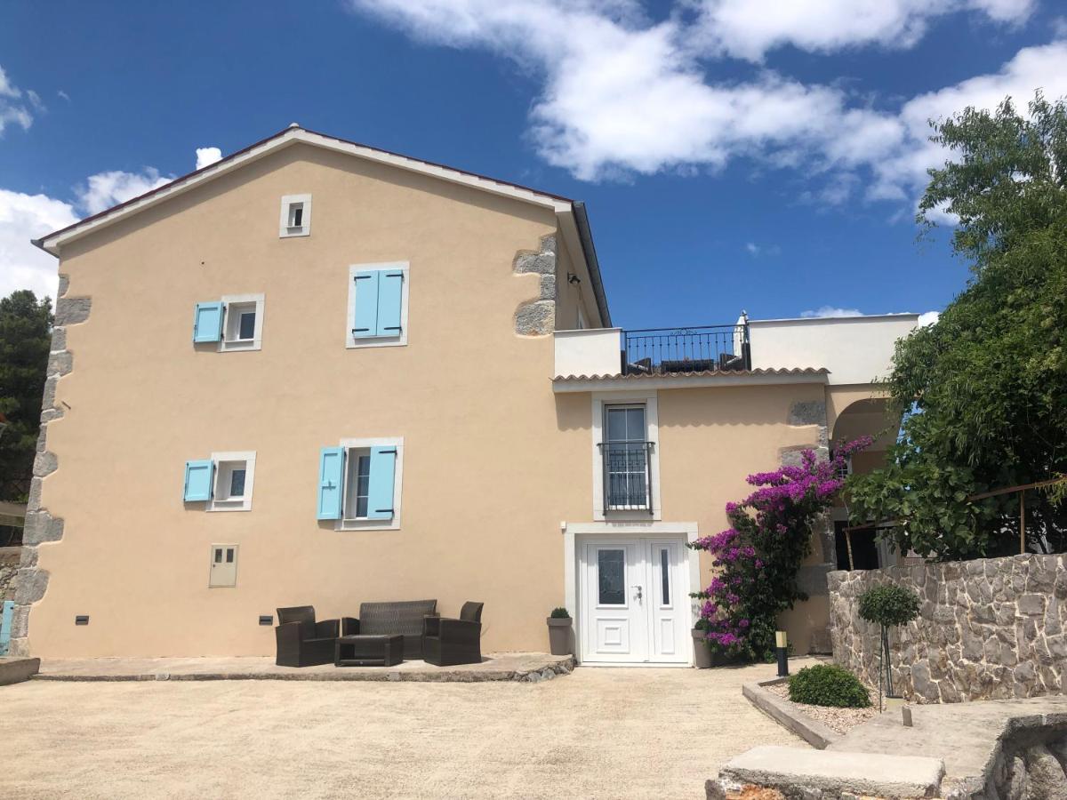 Apartment Marina Kornic Luaran gambar