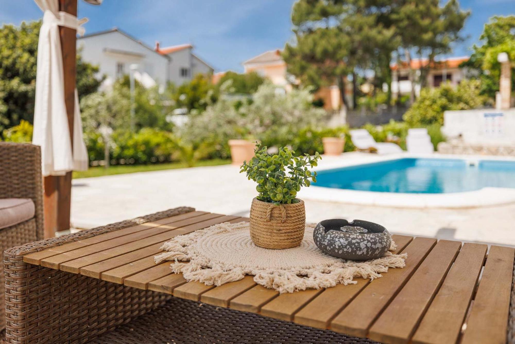 Apartment Marina Kornic Luaran gambar