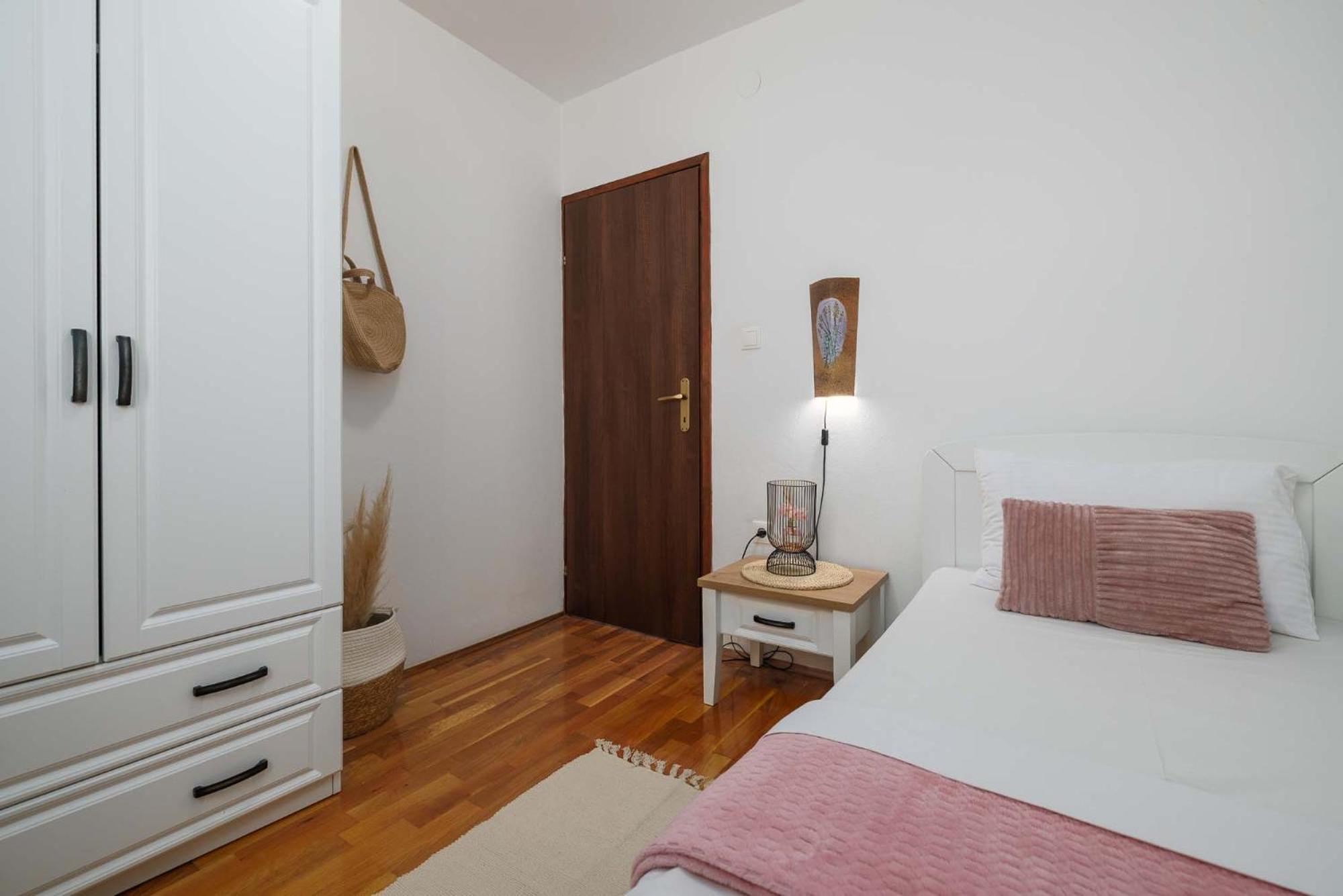 Apartment Marina Kornic Luaran gambar